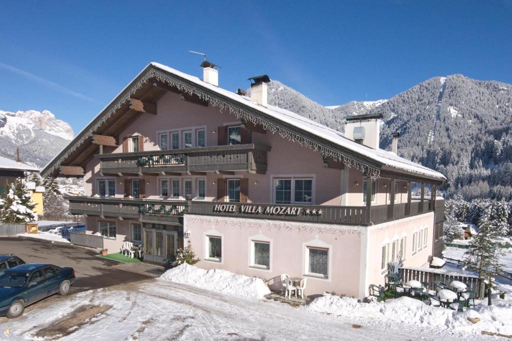 Hotel Villa Mozart Pozza di Fassa Ngoại thất bức ảnh