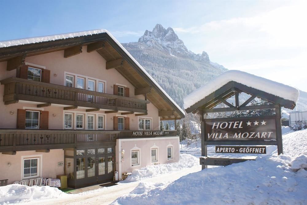 Hotel Villa Mozart Pozza di Fassa Ngoại thất bức ảnh